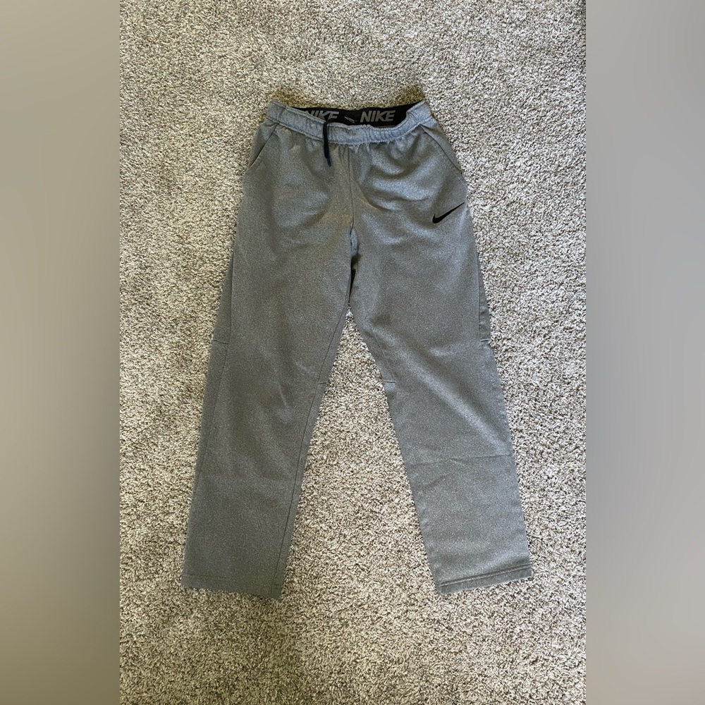 Nike Men’s Heather Gray Joggers